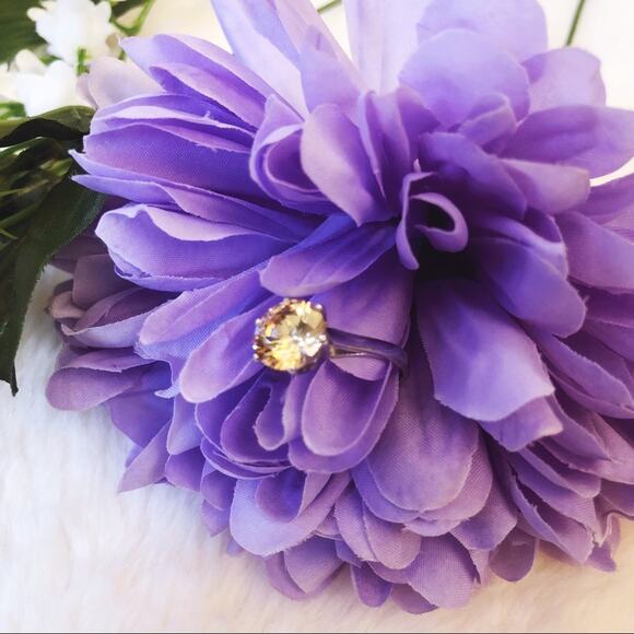 Shopeunoia Boutique Jewelry - Sterling Silver Yellow Crystal Ring
